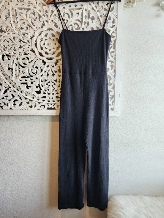 Reformation Pants - REFORMATION JEANS PULL OVER JUMPSUIT BLACK COLOR WOMEMS SIZE SMALL